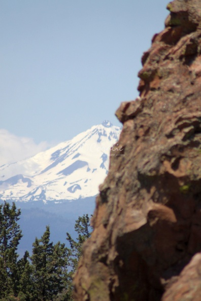 Mt._Jefferson_and_Caves_200.jpg