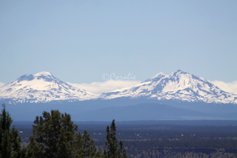 Sisters_Mountains_Cascade_Mountain_Range__Oregon_975.jpg