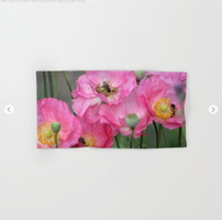 Pink Poppy Flowers With Honeybees Hand &amp; Bath Towel