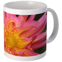 1506143908dahlia flower in the flower bed mugs