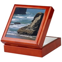 pacific-ocean-beach-scene-keepsake box